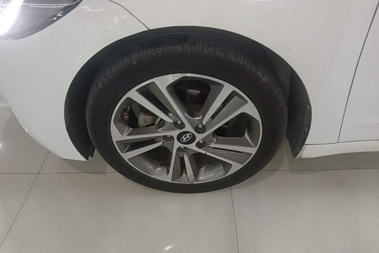 Used Hyundai Elantra (6th Generation / Lingdong) 2016 1.6L Automatic ZhiXuan – Elite Version Left Front Wheel Hub