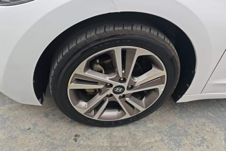 Used Hyundai Elantra (6th Generation / Lingdong) 2016 1.6L Automatic ZhiXuan – Elite Version Left Front Wheel Hub