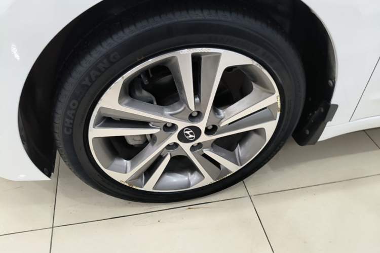 Used Hyundai Elantra (6th Generation / Lingdong) 2016 1.6L Automatic ZhiXuan – Elite Version Left Front Wheel Hub