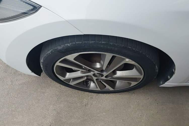 Used Hyundai Elantra (6th Generation / Lingdong) 2016 1.6L Automatic ZhiXuan – Elite Version Left Front Wheel Hub