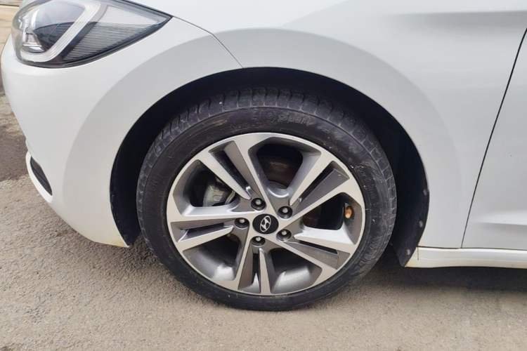 Used Hyundai Elantra (6th Generation / Lingdong) 2016 1.6L Automatic ZhiXuan – Elite Version Left Front Wheel Hub