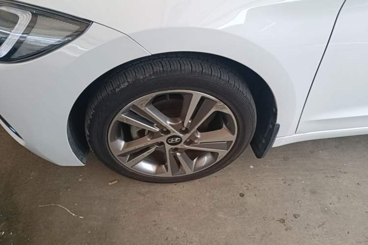 Used Hyundai Elantra (6th Generation / Lingdong) 2016 1.6L Automatic ZhiXuan – Elite Version Left Front Wheel Hub