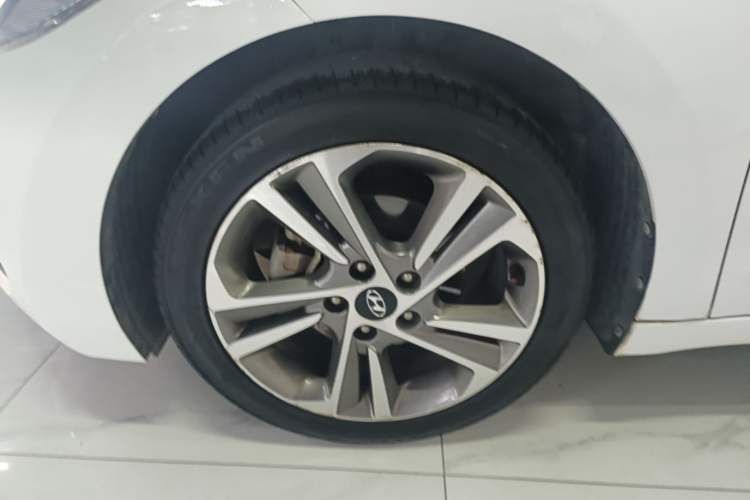 Used Hyundai Elantra (6th Generation / Lingdong) 2016 1.6L Automatic ZhiXuan – Elite Version Left Front Wheel Hub
