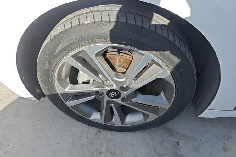 Used Hyundai Elantra (6th Generation / Lingdong) 2016 1.6L Automatic ZhiXuan – Elite Version Left Front Wheel Hub