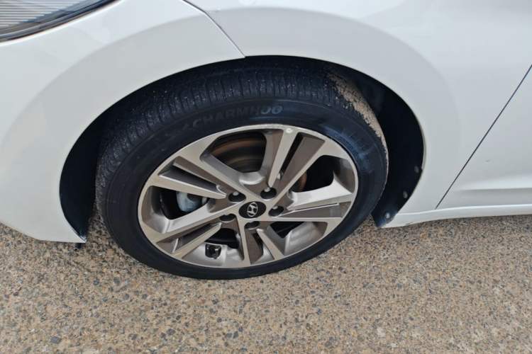 Used Hyundai Elantra (6th Generation / Lingdong) 2016 1.6L Automatic ZhiXuan – Elite Version Left Front Wheel Hub