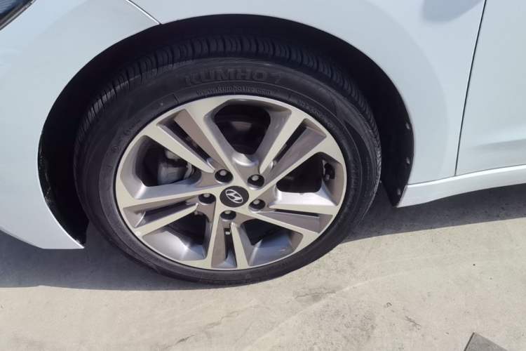 Used Hyundai Elantra (6th Generation / Lingdong) 2016 1.6L Automatic ZhiXuan – Elite Version Left Front Wheel Hub