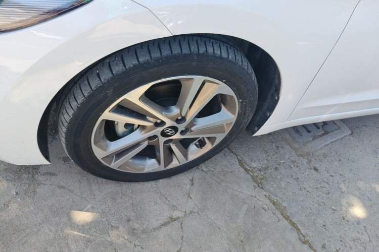 Used Hyundai Elantra (6th Generation / Lingdong) 2016 1.6L Automatic ZhiXuan – Elite Version Left Front Wheel Hub