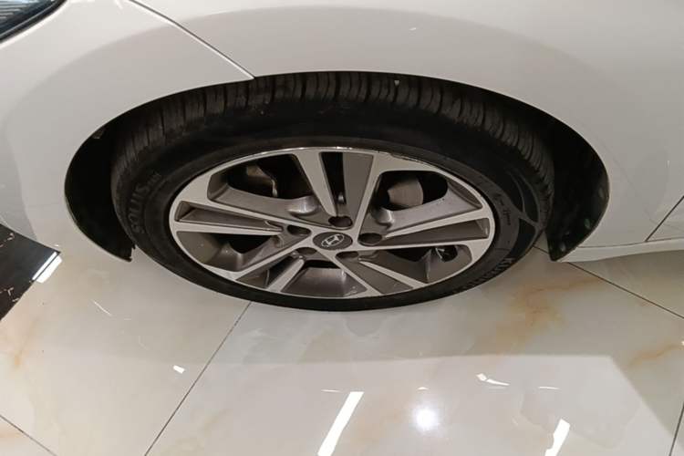 Used Hyundai Elantra (6th Generation / Lingdong) 2016 1.6L Automatic ZhiXuan – Elite Version Left Front Wheel Hub