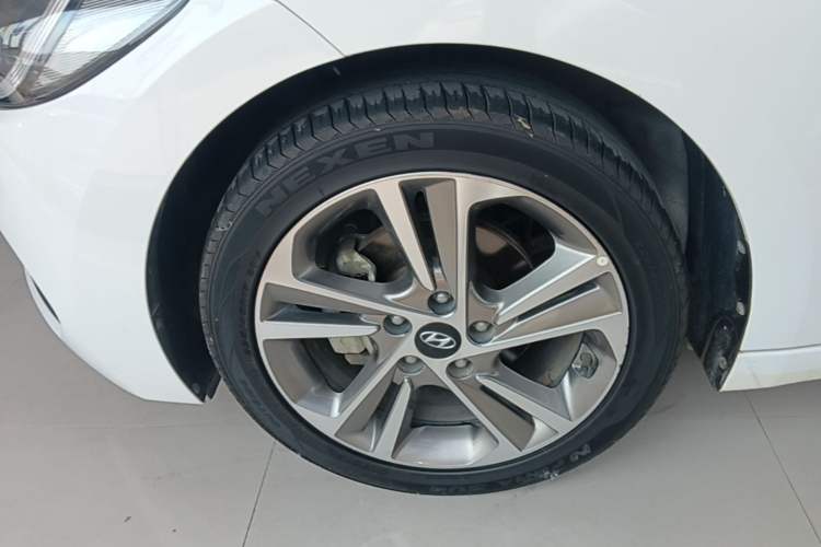 Used Hyundai Elantra (6th Generation / Lingdong) 2016 1.6L Automatic ZhiXuan – Elite Version Left Front Wheel Hub