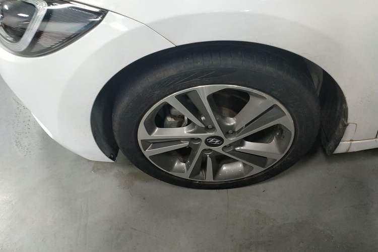Used Hyundai Elantra (6th Generation / Lingdong) 2016 1.6L Automatic ZhiXuan – Elite Version Left Front Wheel Hub