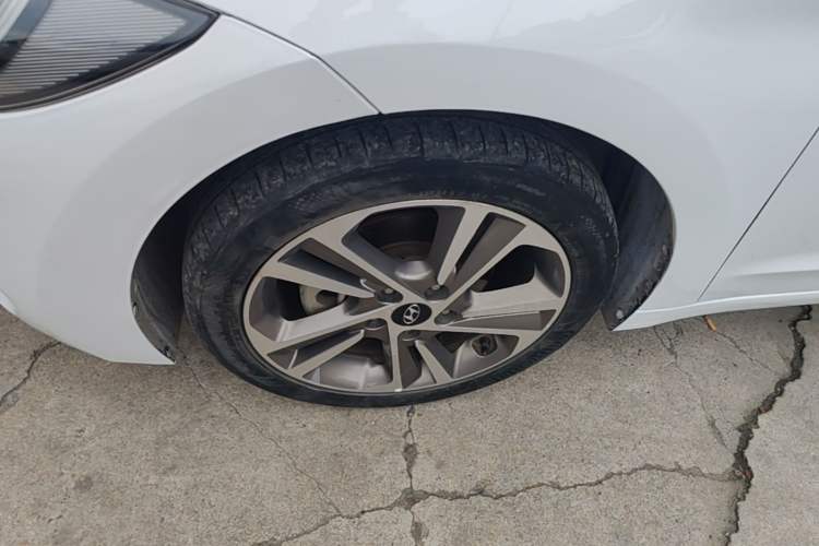 Used Hyundai Elantra (6th Generation / Lingdong) 2016 1.6L Automatic ZhiXuan – Elite Version Left Front Wheel Hub
