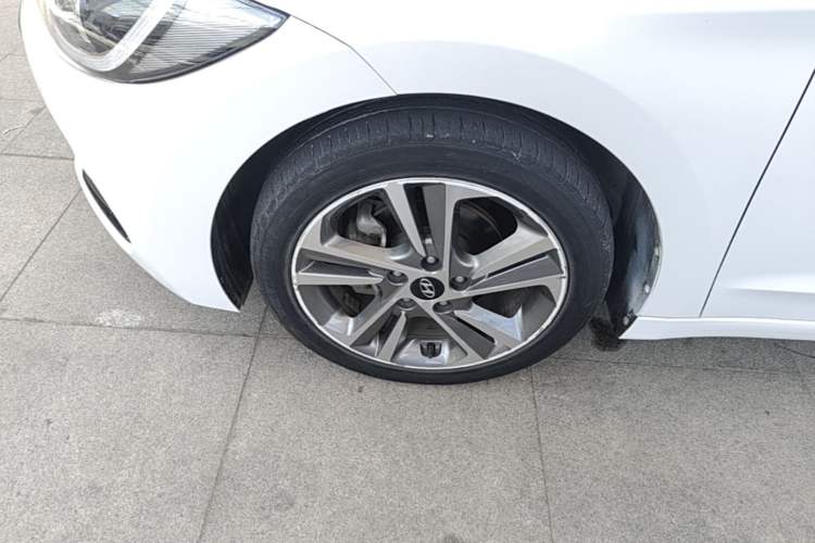 Used Hyundai Elantra (6th Generation / Lingdong) 2016 1.6L Automatic ZhiXuan – Elite Version Left Front Wheel Hub
