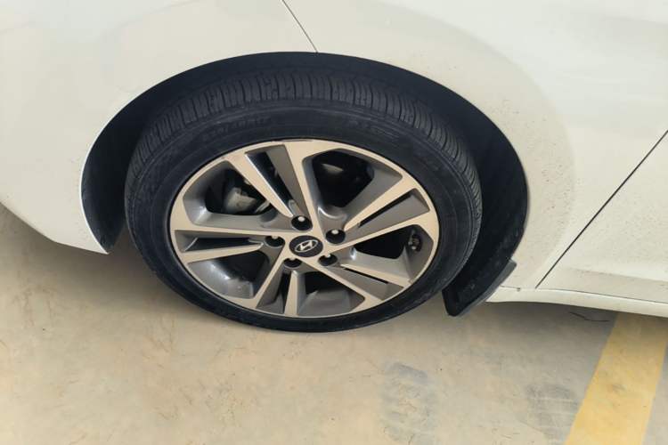 Used Hyundai Elantra (6th Generation / Lingdong) 2016 1.6L Automatic ZhiXuan – Elite Version Left Front Wheel Hub