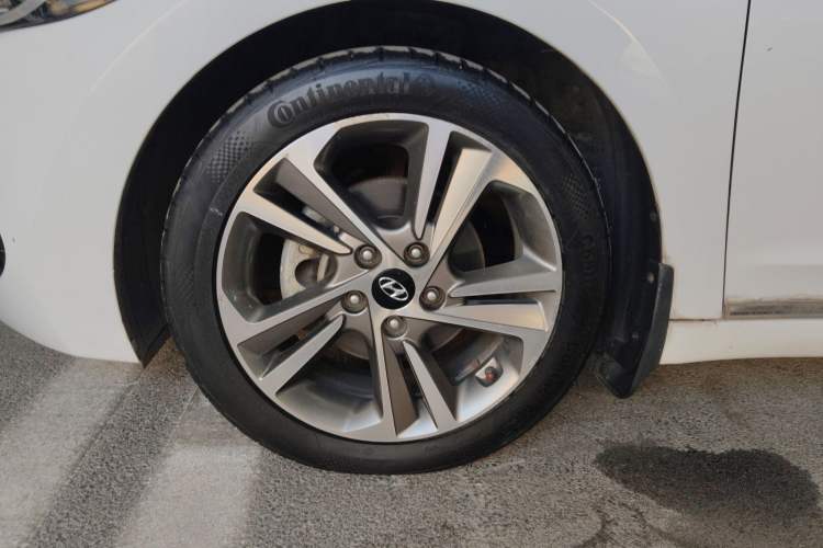 Used Hyundai Elantra (6th Generation / Lingdong) 2016 1.6L Automatic ZhiXuan – Elite Version Left Front Wheel Hub