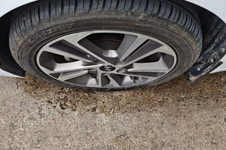 Used Hyundai Elantra (6th Generation / Lingdong) 2016 1.6L Automatic ZhiXuan – Elite Version Left Front Wheel Hub