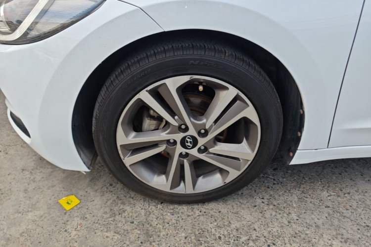 Used Hyundai Elantra (6th Generation / Lingdong) 2016 1.6L Automatic ZhiXuan – Elite Version Left Front Wheel Hub