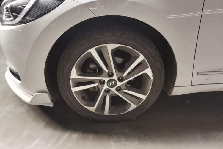 Used Hyundai Elantra (6th Generation / Lingdong) 2016 1.6L Automatic ZhiXuan – Elite Version Left Front Wheel Hub