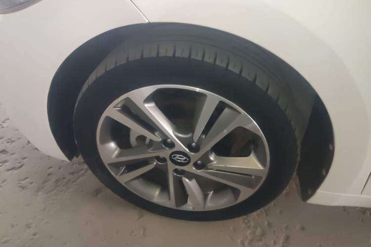 Used Hyundai Elantra (6th Generation / Lingdong) 2016 1.6L Automatic ZhiXuan – Elite Version Left Front Wheel Hub