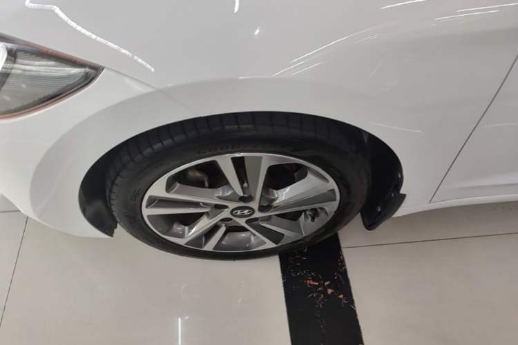 Used Hyundai Elantra (6th Generation / Lingdong) 2016 1.6L Automatic ZhiXuan – Elite Version Left Front Wheel Hub
