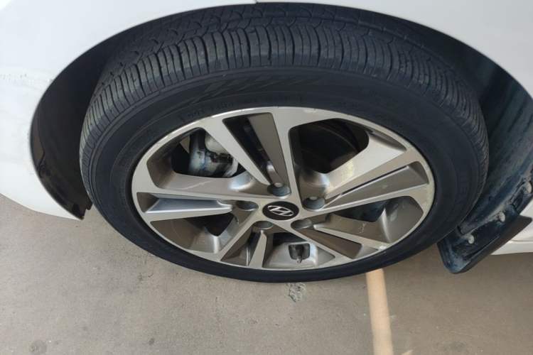 Used Hyundai Elantra (6th Generation / Lingdong) 2016 1.6L Automatic ZhiXuan – Elite Version Left Front Wheel Hub