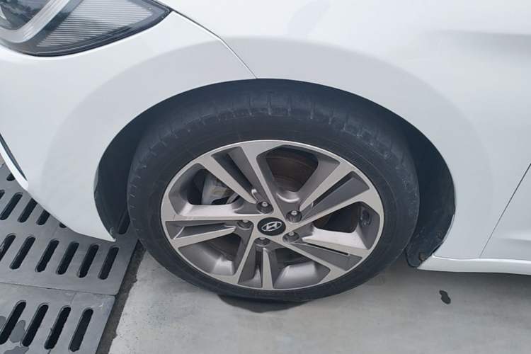 Used Hyundai Elantra (6th Generation / Lingdong) 2016 1.6L Automatic ZhiXuan – Elite Version Left Front Wheel Hub
