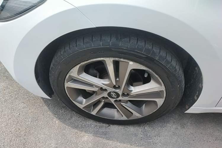 Used Hyundai Elantra (6th Generation / Lingdong) 2016 1.6L Automatic ZhiXuan – Elite Version Left Front Wheel Hub