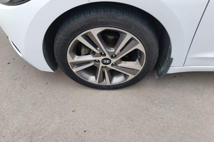 Used Hyundai Elantra (6th Generation / Lingdong) 2016 1.6L Automatic ZhiXuan – Elite Version Left Front Wheel Hub