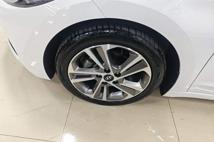 Used Hyundai Elantra (6th Generation / Lingdong) 2016 1.6L Automatic ZhiXuan – Elite Version Left Front Wheel Hub