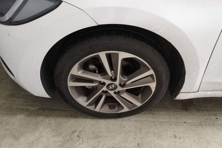 Used Hyundai Elantra (6th Generation / Lingdong) 2016 1.6L Automatic ZhiXuan · Luxury Version Left Front Wheel Hub