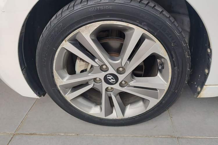 Used Hyundai Elantra (6th Generation / Lingdong) 2016 1.6L Automatic ZhiXuan – Elite Version Left Front Wheel Hub