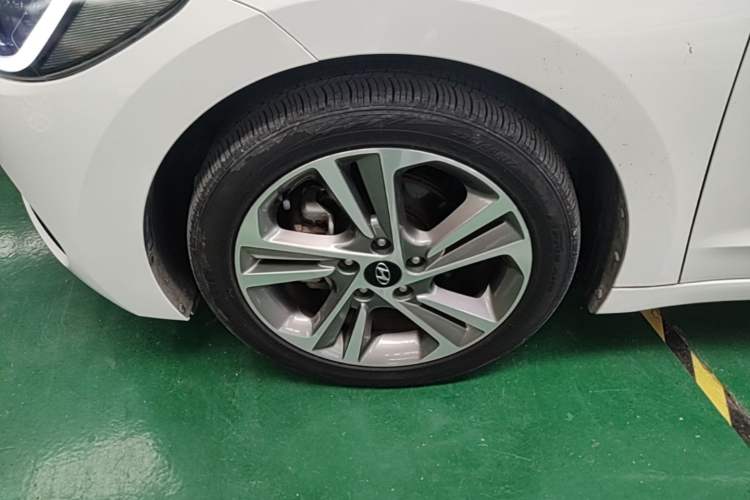 Used Hyundai Elantra (6th Generation / Lingdong) 2016 1.6L Automatic ZhiXuan – Elite Version Left Front Wheel Hub