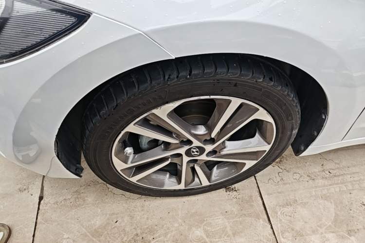 Used Hyundai Elantra (6th Generation / Lingdong) 2016 1.6L Automatic ZhiXuan – Elite Version Left Front Wheel Hub