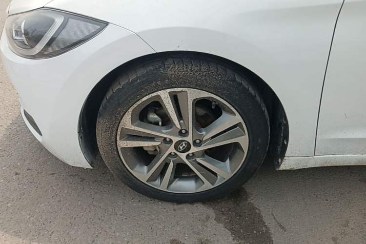 Used Hyundai Elantra (6th Generation / Lingdong) 2016 1.6L Automatic ZhiXuan – Elite Version Left Front Wheel Hub