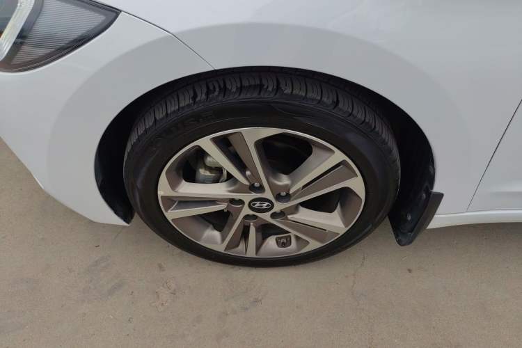 Used Hyundai Elantra (6th Generation / Lingdong) 2016 1.6L Automatic ZhiXuan – Elite Version Left Front Wheel Hub