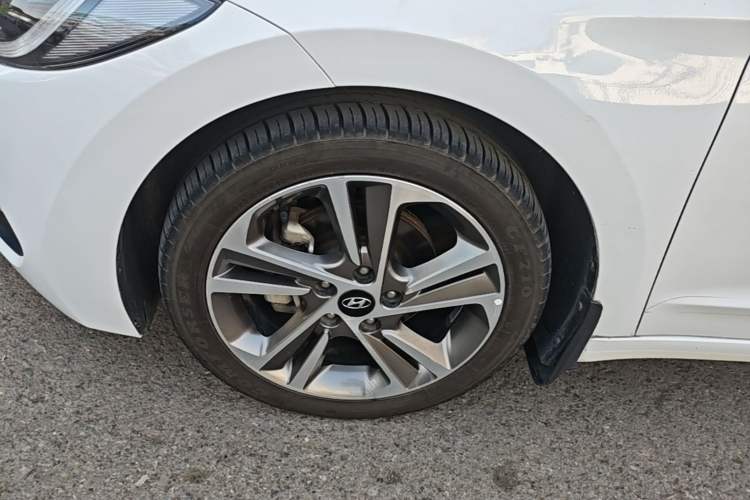 Used Hyundai Elantra (6th Generation / Lingdong) 2016 1.6L Automatic ZhiXuan – Elite Version Left Front Wheel Hub