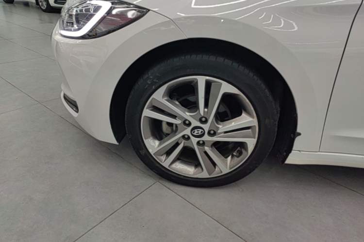Used Hyundai Elantra (6th Generation / Lingdong) 2016 1.6L Automatic ZhiXuan – Elite Version Left Front Wheel Hub