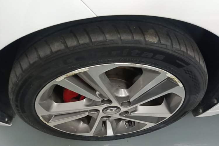 Used Hyundai Elantra (6th Generation / Lingdong) 2016 1.6L Automatic ZhiXuan – Elite Version Left Front Wheel Hub