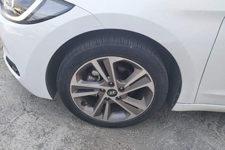 Used Hyundai Elantra (6th Generation / Lingdong) 2016 1.6L Automatic ZhiXuan – Elite Version Left Front Wheel Hub