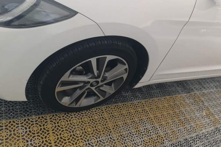 Used Hyundai Elantra (6th Generation / Lingdong) 2016 1.6L Automatic ZhiXuan – Elite Version Left Front Wheel Hub