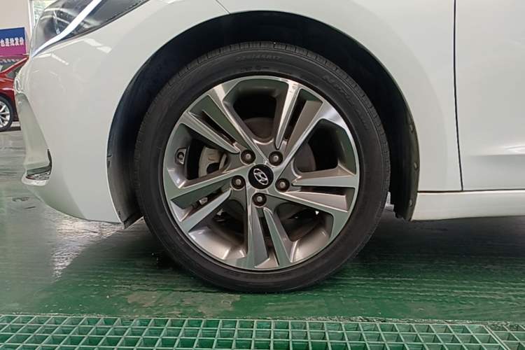 Used Hyundai Elantra (6th Generation / Lingdong) 2016 1.6L Automatic ZhiXuan – Elite Version Left Front Wheel Hub