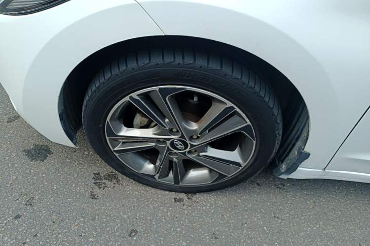 Used Hyundai Elantra (6th Generation / Lingdong) 2016 1.6L Automatic ZhiXuan – Elite Version Left Front Wheel Hub