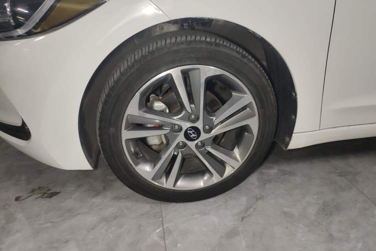 Used Hyundai Elantra (6th Generation / Lingdong) 2016 1.6L Automatic ZhiXuan – Elite Version Left Front Wheel Hub