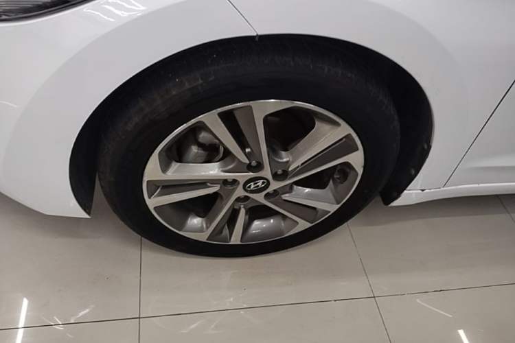 Used Hyundai Elantra (6th Generation / Lingdong) 2016 1.6L Automatic ZhiXuan – Elite Version Left Front Wheel Hub