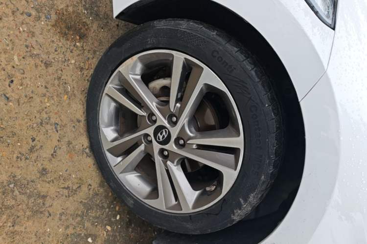 Used Hyundai Elantra (6th Generation / Lingdong) 2016 1.6L Automatic ZhiXuan – Elite Version Left Front Wheel Hub