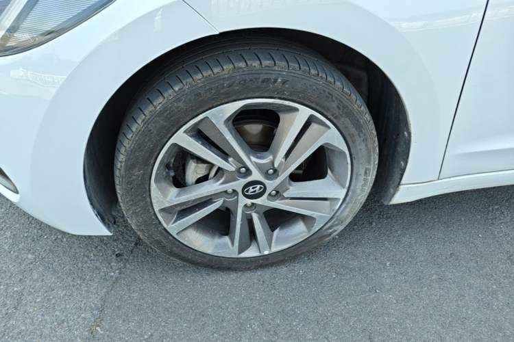 Used Hyundai Elantra (6th Generation / Lingdong) 2016 1.6L Automatic ZhiXuan – Elite Version Left Front Wheel Hub