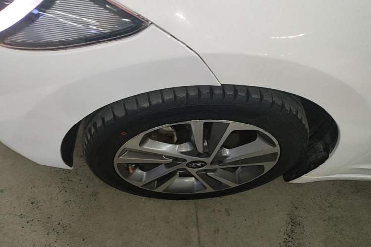 Used Hyundai Elantra (6th Generation / Lingdong) 2016 1.6L Automatic ZhiXuan – Elite Version Left Front Wheel Hub