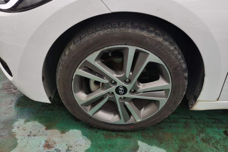 Used Hyundai Elantra (6th Generation / Lingdong) 2016 1.6L Automatic ZhiXuan – Elite Version Left Front Wheel Hub
