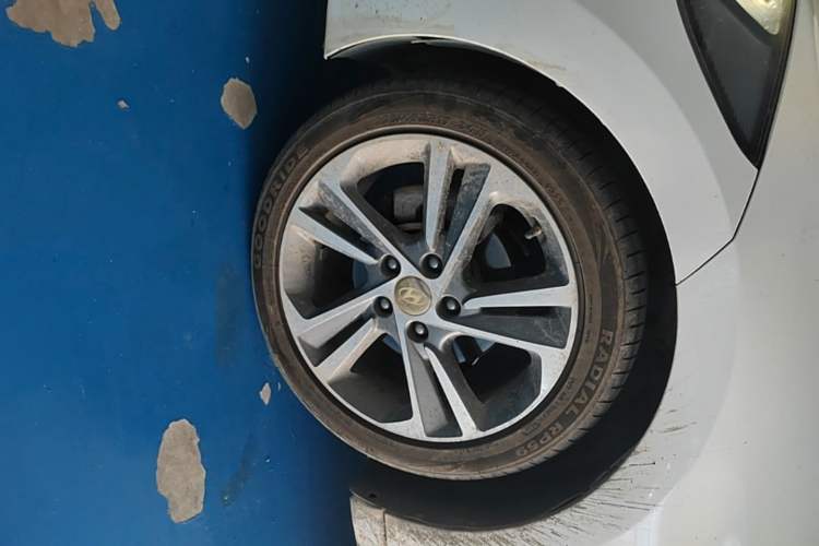 Used Hyundai Elantra (6th Generation / Lingdong) 2016 1.6L Automatic ZhiXuan – Elite Version Left Front Wheel Hub