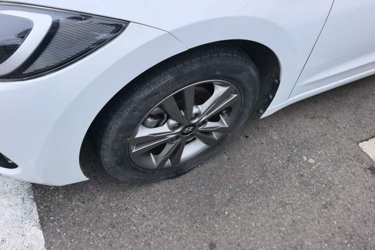 Used Hyundai Elantra (6th Generation / Lingdong) 2016 1.6L Manual ZhiXuan · Dynamic Model Left Front Wheel Hub