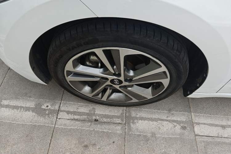 Used Hyundai Elantra (6th Generation / Lingdong) 2016 1.6L Automatic ZhiXuan – Elite Version Left Front Wheel Hub